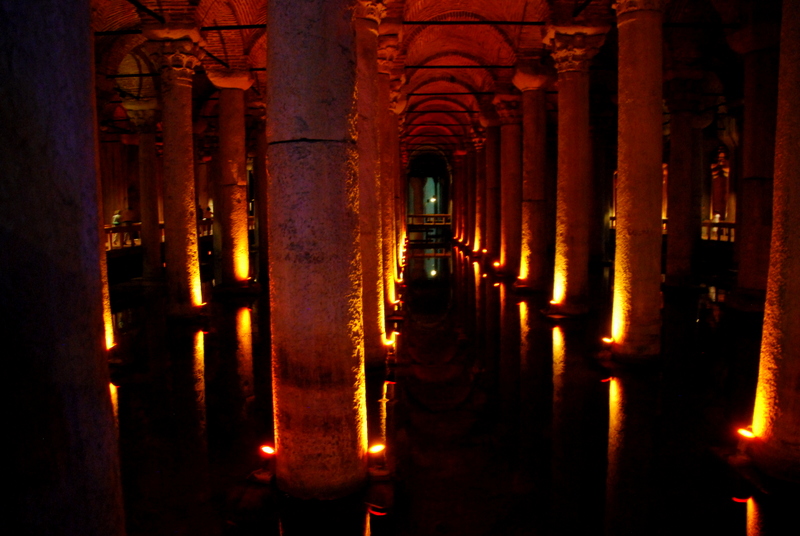 One must visit in Istanbul: The sunken palace „Basilca Cistern“