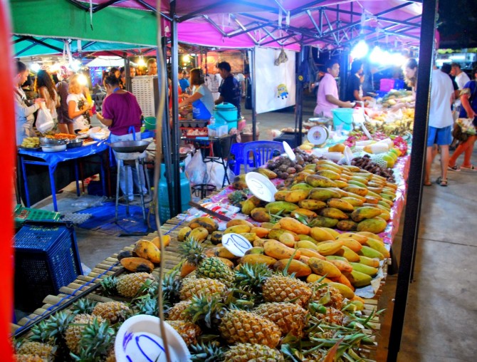 A visit to a night market in Thailand