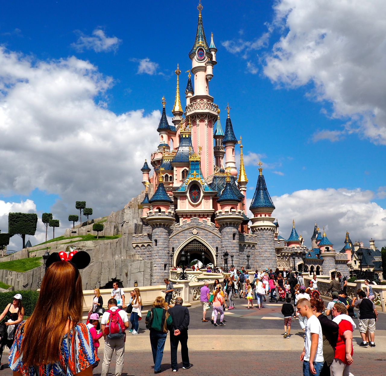 Your visit to Disneyland should be magical and a day to remember. Here is a little guide with